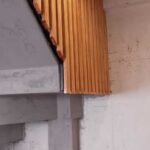 detalle baranda madera hierro listones artesanal herreria
